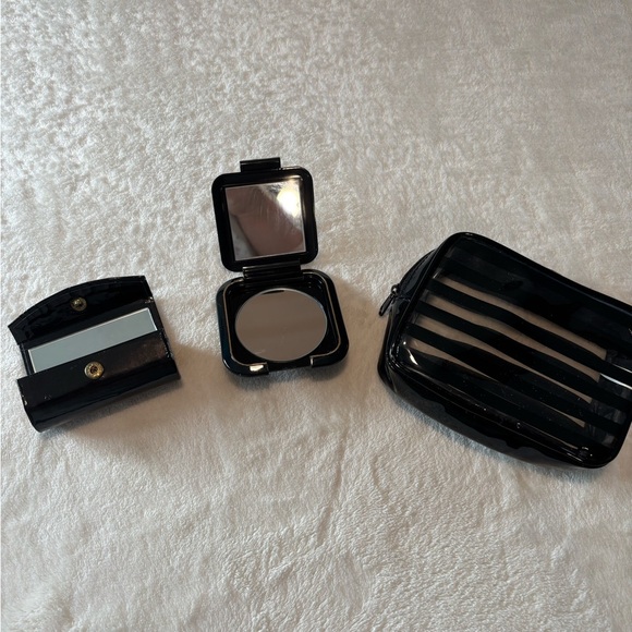 Accessories - Vintage makeup set and mini pruse